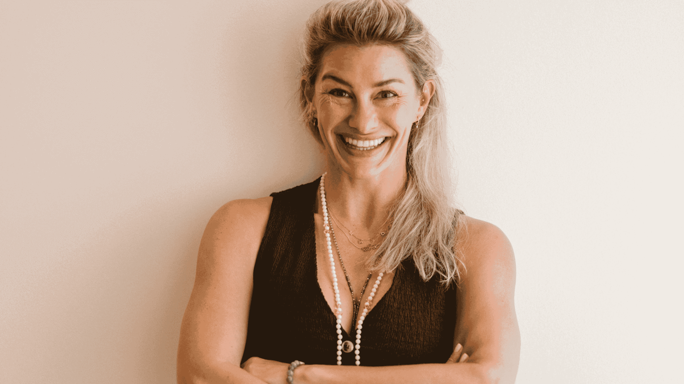Dominique Scharax, Expertin für ganzheitliche Gesundheit und Nervensystemregulation